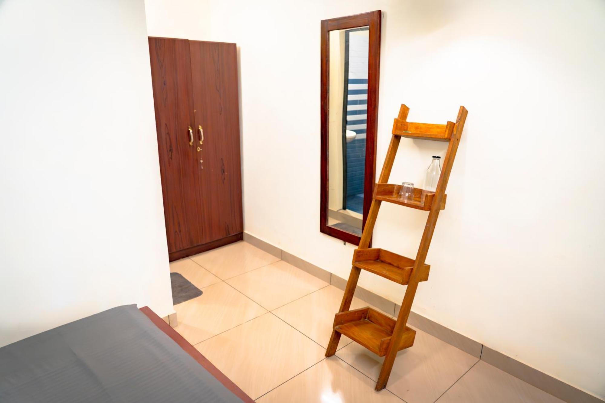 Cliff & Coral Hostel Varkala Exterior photo
